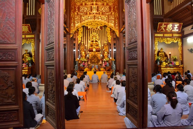 The Eight Precept Retreat  at Tay Khanh pagoda, Thai Binh